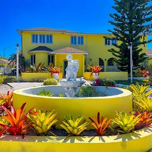 Bed & Breakfast Golden Palms House Nassau